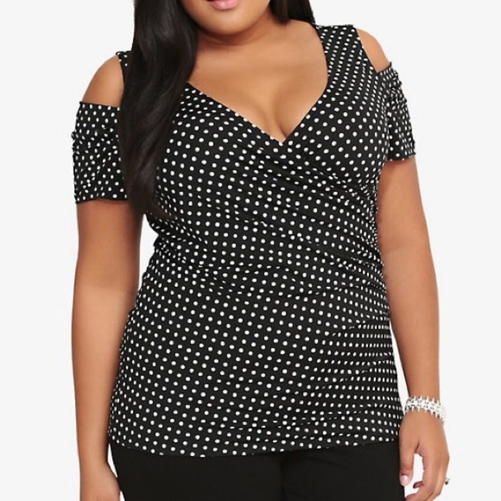 Torrid polka dot cold shoulder top size 4